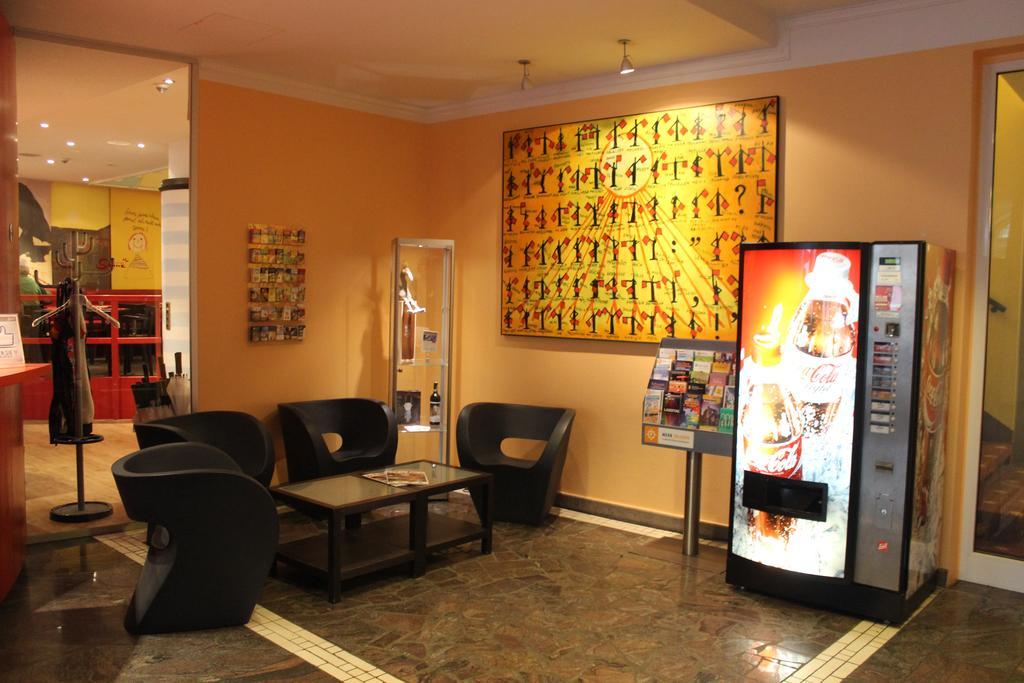 Hotel Vienna House Easy By Wyndham Rostock Esterno foto