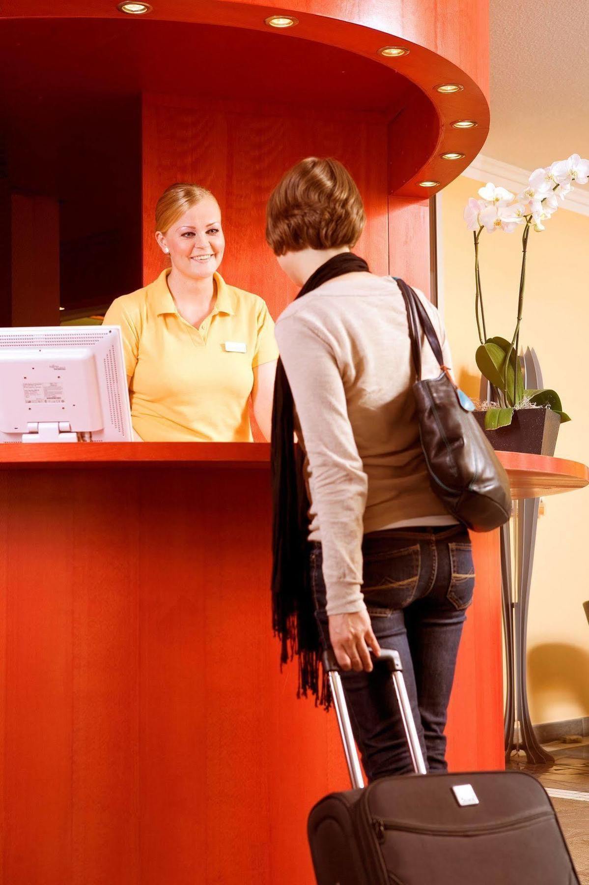 Hotel Vienna House Easy By Wyndham Rostock Esterno foto